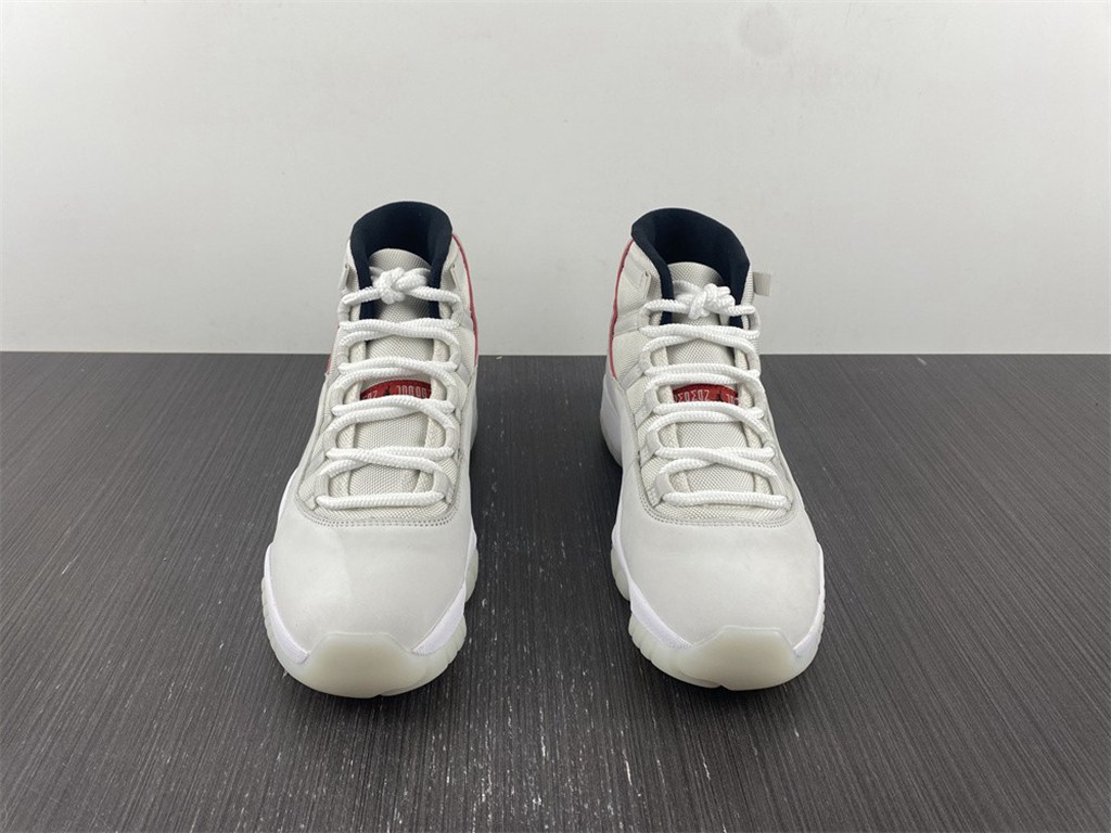 Air Jordan 11 ??Platinum Tint